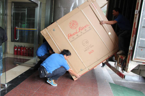 吐鲁番钢琴贵重工艺品无忧运